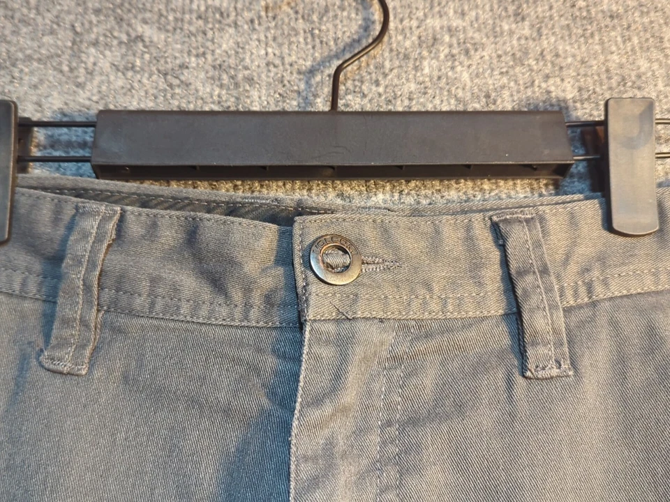 Volcom Men's Chino Shorts Size 30 Vmonty Gray - Image 2 of 4