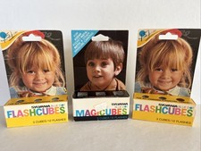 Vintage Sylvania Blue Dot MAGICUBES GTE Camera Flash Cubes  8 Flash Cubes