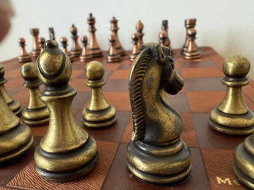 Schachspiel hochwertig, gelbe Metallfiguren, Lederbox Komplettset. - Bild 3 von 12