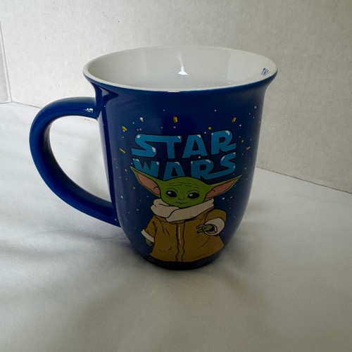 Tazza ceramica Star Wars Baby Yoda Grogu "La forza è forte Little One" 16 oz NUOVA - Foto 2 di 7