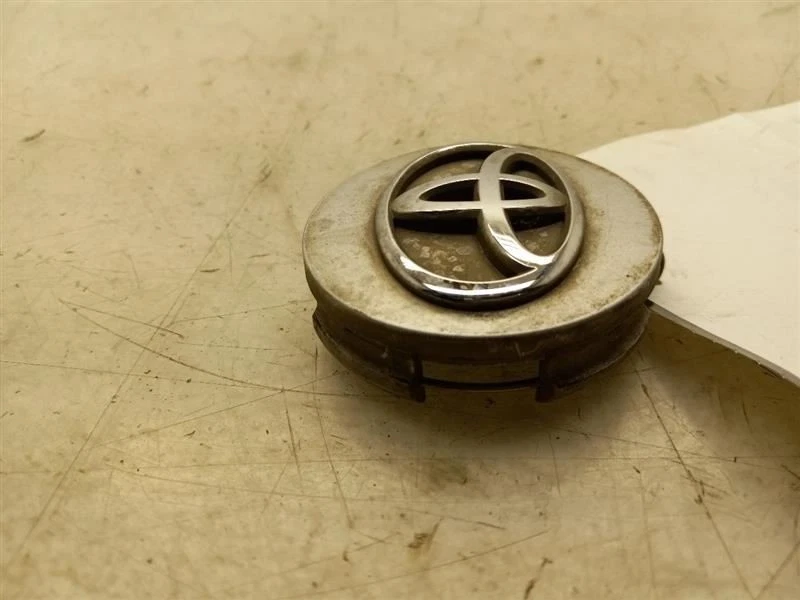 2012 TOYOTA SIENNA CENTER CAP WHEEL - Image 2 of 4