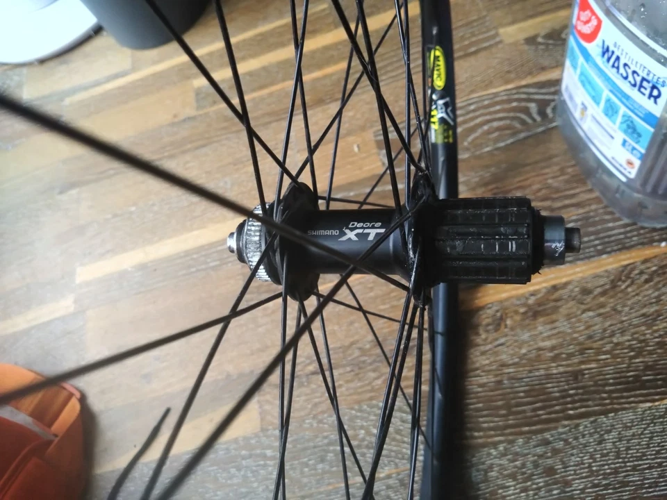 Mavic 117 mit Shimano XT Nabe. Die Steckachse ist neu, HR 26", schwarz, Centerl. - Bild 2 von 4