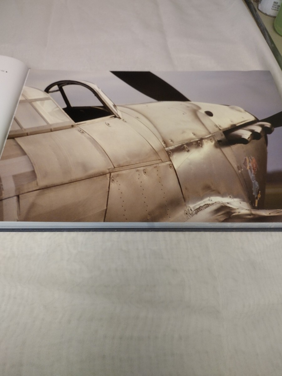 洋書 FLYING LEGENDS Flying Legends Photographic Hardback
