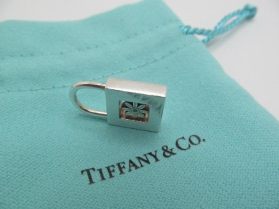 Authentic Tiffany & Co Blue Enamel Daisy Flower Functional Lock