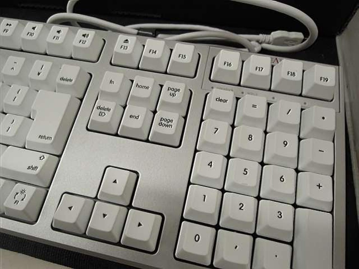Topre REALFORCE for Mac R2-JPVM-WH Mechanical Keyboard Good Topre REALFORCE for Mac R2-JPVM-WH Mechanical Keyboard Good