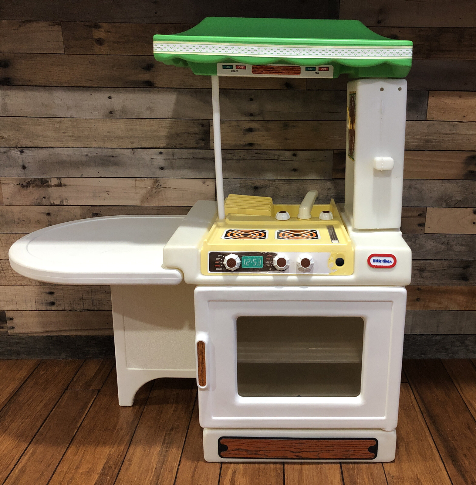 Little Tikes Pantry Kitchen Island 1982 Sink Oven Stove Rang