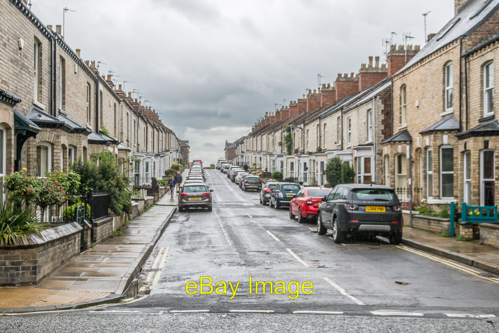 Photo 6x4 Scott Street York/SE5951 Victorian terraced housing on a road