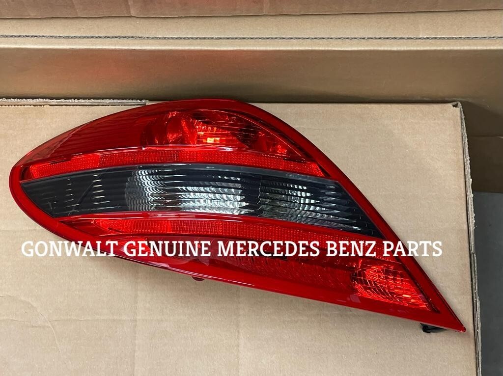 OEM 1718200764 Mercedes-Benz SLK-Class 2005-2010 Left Tail Light