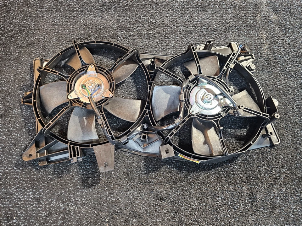 Conjunto de ventilador condensador y radiador doble TYC 621090 para monovolumen Mazda 2002-2006 Foto 4 de 4