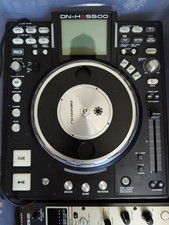 Denon digital DN-HS5500. mixing decks