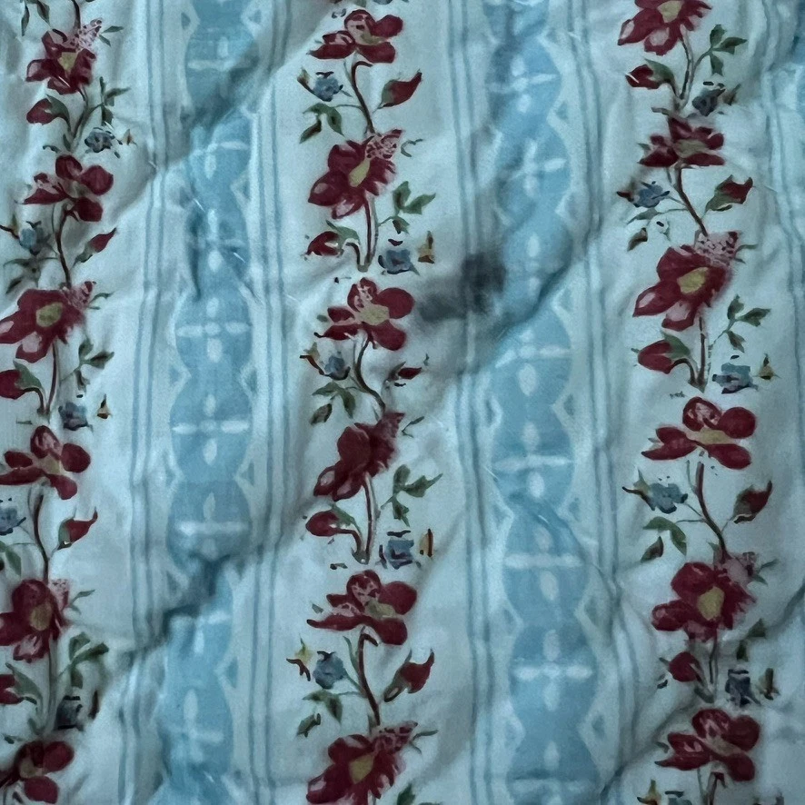 Juego de 2 fundas de almohada Pottery Barn estándar azul rojo rayas floral cierre de corbata Foto 3 de 4