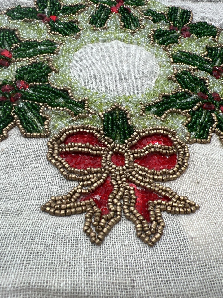 Pier 1 Corona de Navidad Almohada con Cuentas Verde Arpillera Acebo Decorativo Vacaciones 13" Foto 3 de 4