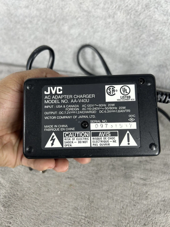 Cargador Adaptador CA JVC AC AA-V 40 AC 120 60Hz 23W Foto 3 de 4