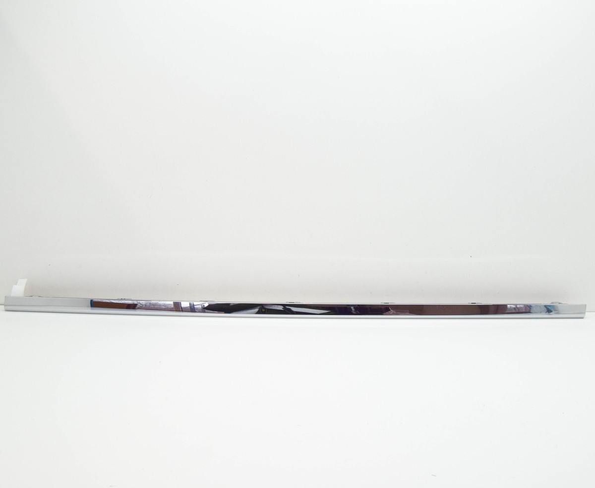 VOLKSWAGEN PASSAT B8 3G Front Right Door Lower Molding 