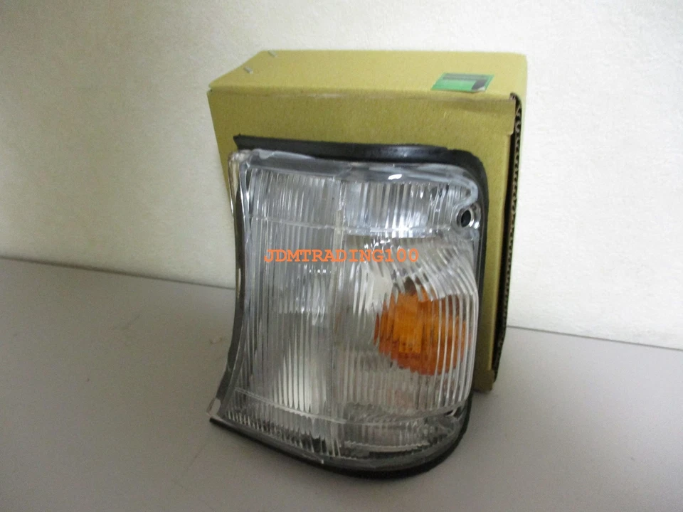 SUZUKI CARRY DD51T EVERY DF51V Corner Clear Signal Lamp Turn Winker VIN REQUIRED - Image 3 of 4