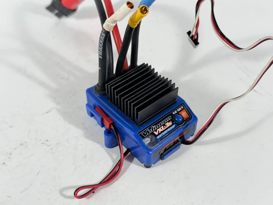 Traxxas Velineon VXL-3S (2-Pole) ESC and Motor Waterproof Brushless Slash 4x4 - Image 2 of 4