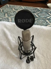 Vintage Rode NT1 Studio Condenser Microphone With Shock Mount Pop Filter