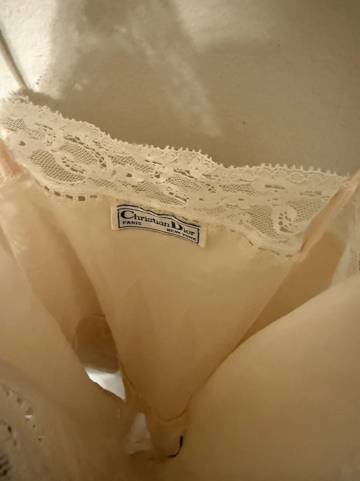 Винтажный Christian Dior атласной кружева Детский комбинезон скольжения слоновой кости размер маленький новый с Ярлыками белье - Изображение 4 из 4