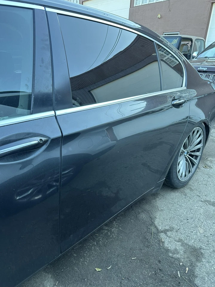 Used Rear Left Door Assembly Rear Side fits: 2012 Bmw 740I i SWB w/o automatic s Foto 4 de 4