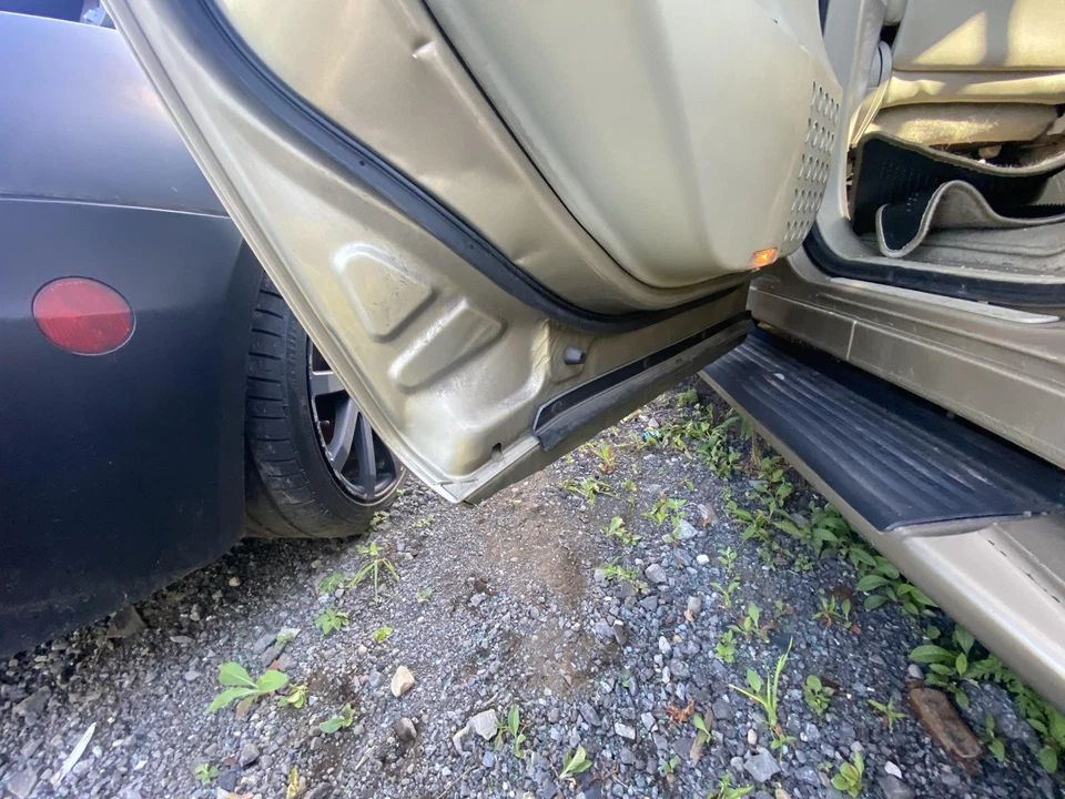 (LOCAL PICKUP ONLY) 04 05 06 07 08 09 10 INFINITI QX56 Rear Door Left - Изображение 4 из 4