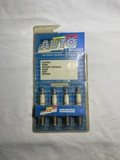 bougie d'allumage ancienne. Austin Ford Nissan Saab Seat Toyota