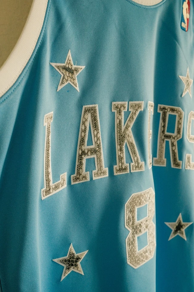 Camiseta Mitchell & Ness Kobe Bryant 2004-2005 Los Angeles Lakers Python Foto 4 de 4