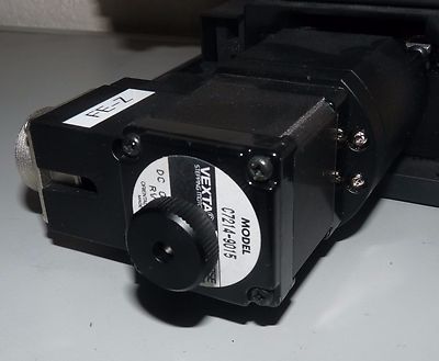 SURUGA Seiki K103-100 MOTORIZZATA x-Axis Guida A Rulli trasversale