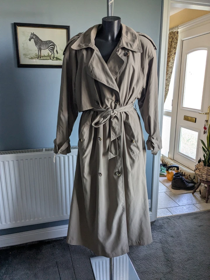 Vintage 90s  Nuage Micro Size 16 Beige long Trench Coat Mac - Image 3 of 4