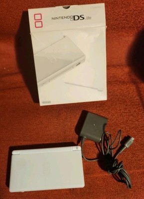 Nintendo DS Lite Handheld System - White (Bottom Screen Corner Issue)