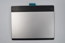 Wacom CTH-680 Intuos Medium Creative Pen & Touch Tablet EXCELLENT