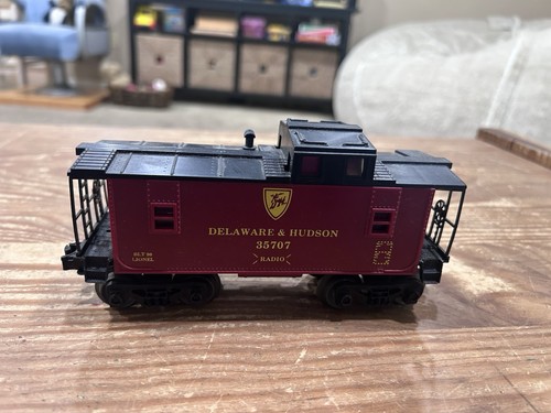 Lionel O Gauge Delaware & Hudson #35707 Caboose rojo negro - sin luces | Condition: Used