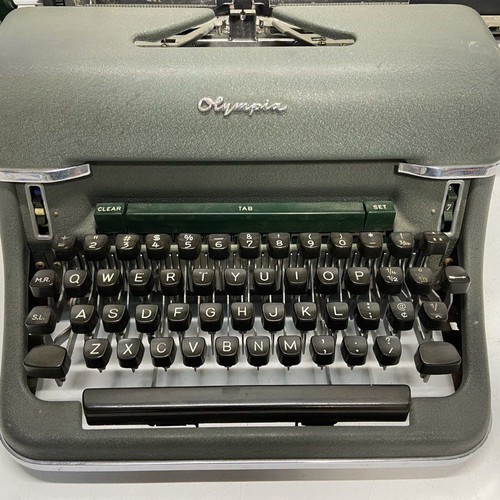 Olympia Green Textured Classic Keys Vintage Manual Office Typewriter Collectible - Picture 2 of 9
