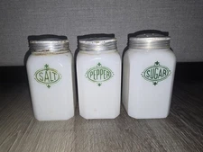 VINTAGE 1940S HAZEL ATLAS CHEF BOYARDEE RANGE SHAKERS SALT & PEPPER&SUGAR