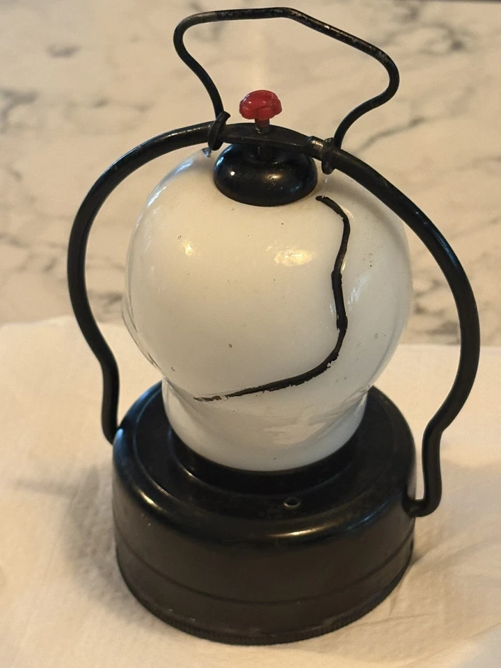 Lámpara de colección de Halloween calavera esqueleto iluminar linterna vidrio leche lata Hong Kong Foto 3 de 4