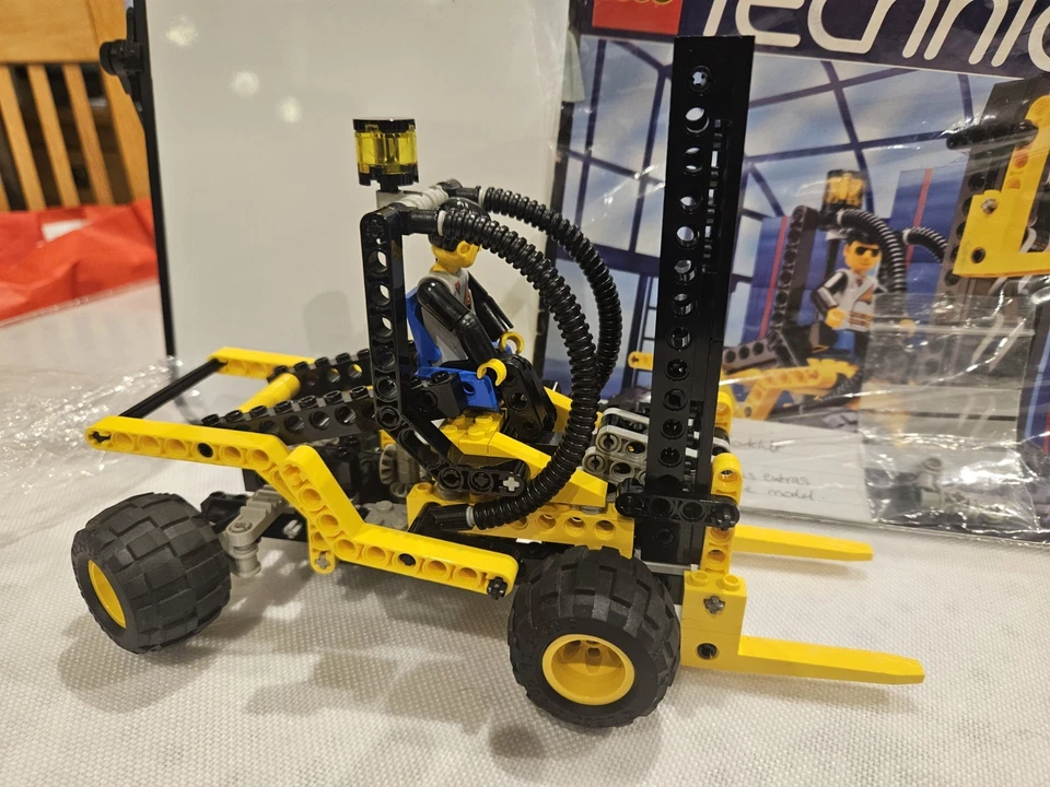 LEGO Technic 8248 Forklift, photo 2 of 5
