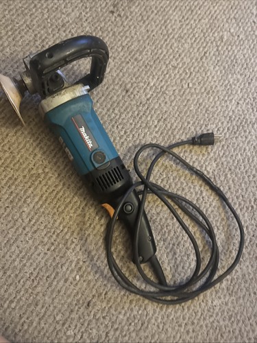 Makita 9227C Buffer & Polisher Corded Electric 120V 7in See Description