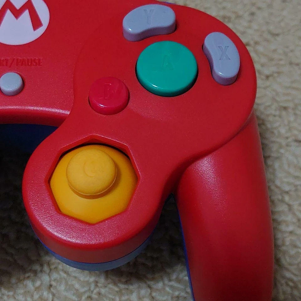 Club Nintendo Official Controller Mario Red x Blue for Gamecube - Image 3 of 4