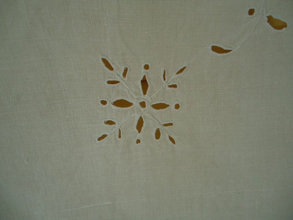 NAPPE LIN CARREE BRODERIE LINGE ANCIEN DENTELLE - Photo 4/4