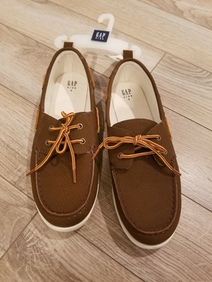 gap boat shoes