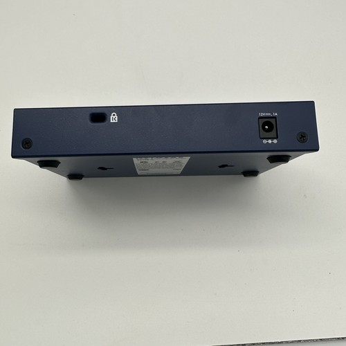 Netgear Prosafe 8 Port Gigabit Switch Model GS108 v3 + Cords - Picture 4 of 6