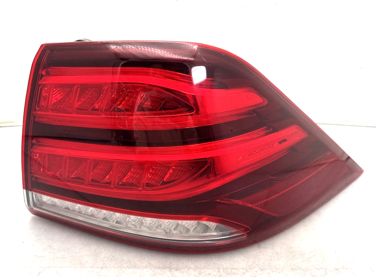 2016 2017 2018 2019 Mercedes GLE350 W166 Tail Light Passenger OEM LED A16690658
