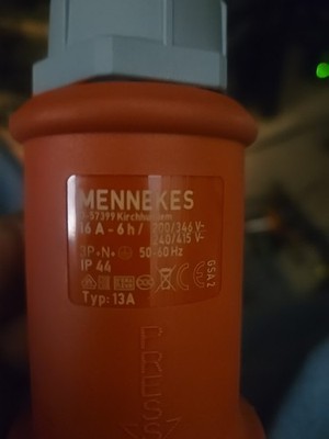 New Mennekes Power Lock Connector Plug D-57399 Type 13523 13A 3P+N+G