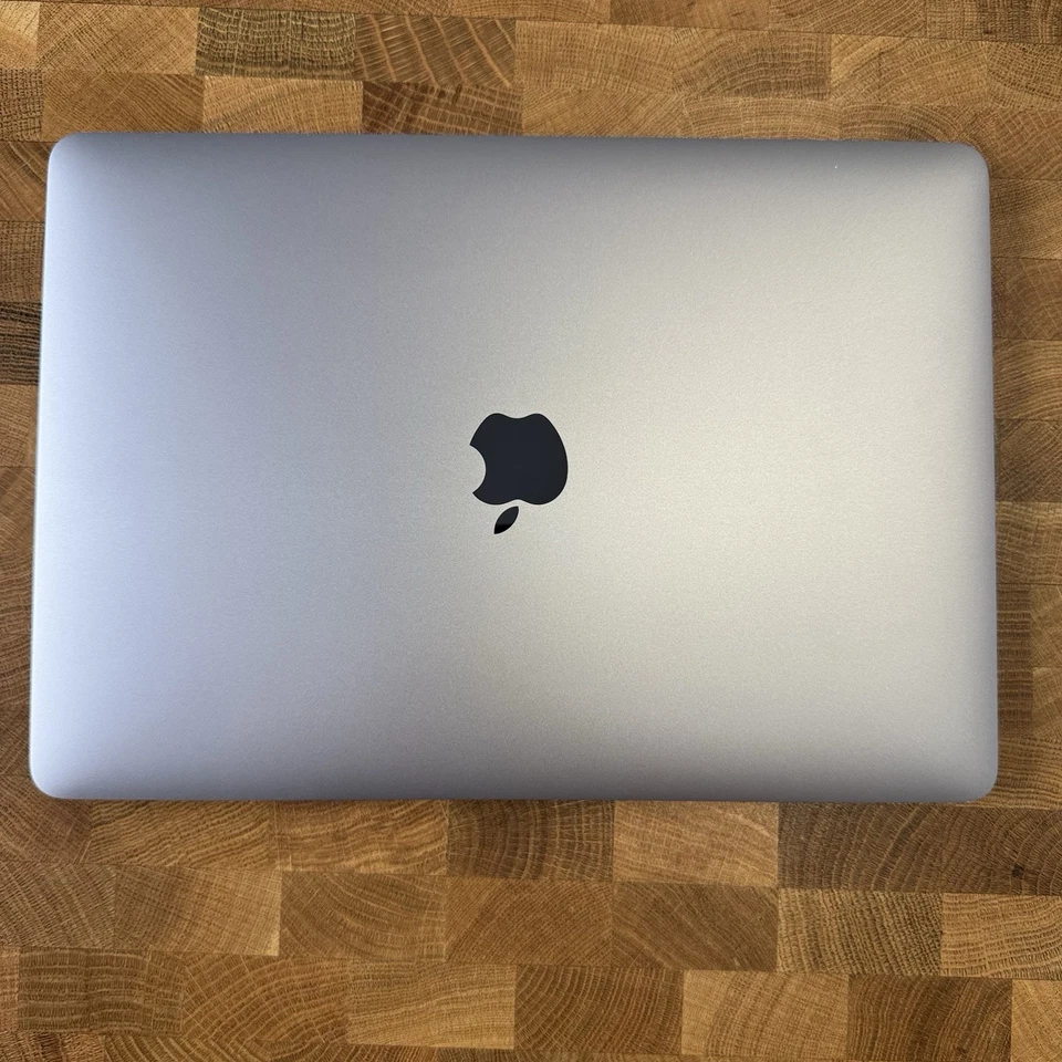 Apple MacBook Pro 13" 2020 · i5 · 16GB · 512GB, foto 2 de 5