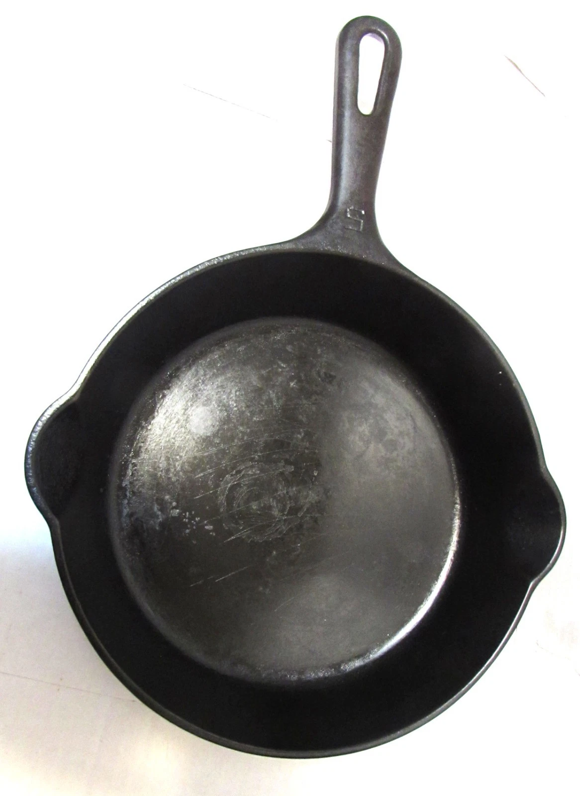 Vintage Griswold No 5 Cast Iron Skillet 724K Erie PA, USA Small Logo No Wobble
Opens in a new window