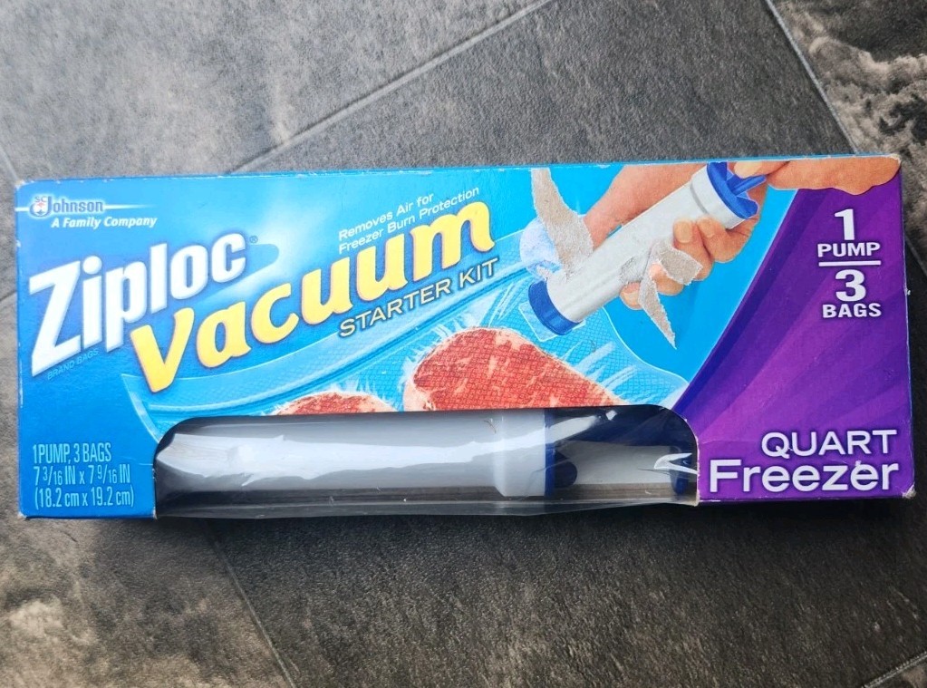Ziploc Vacuum Starter Kit Hand Pump 3 Freezer Quart Bags Discontinued Sealer