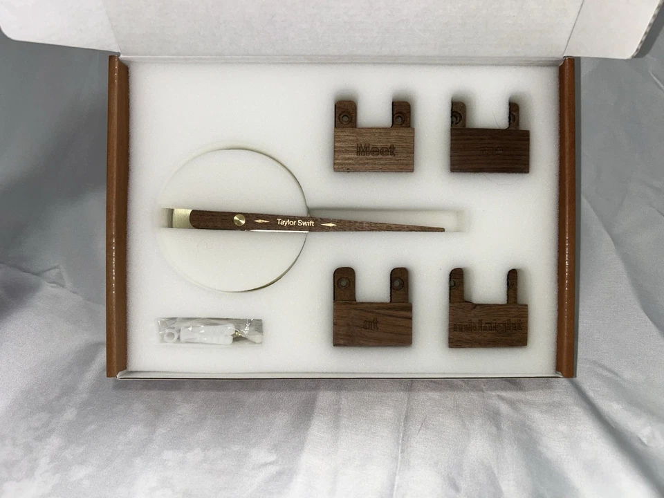 Brand New In Box Taylor Swift Midnights CD Clock Set- CDS INCLUDED - Image 3 of 3