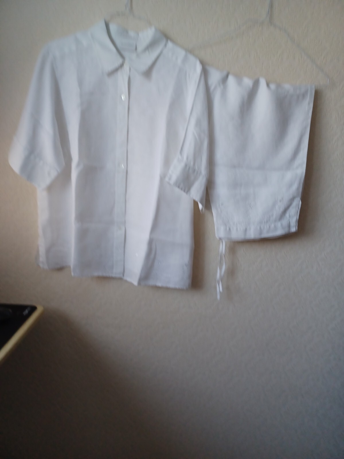 JUEGO LIZ CLAIREBORN BLANCO. PANTALONES TOP Y CROPT