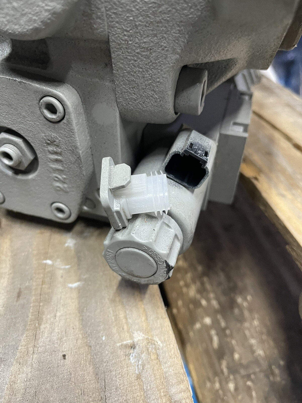 OEM Genuine Bobcat TANDEM HYDROSTATIC PUMP 7023794 New | eBay 