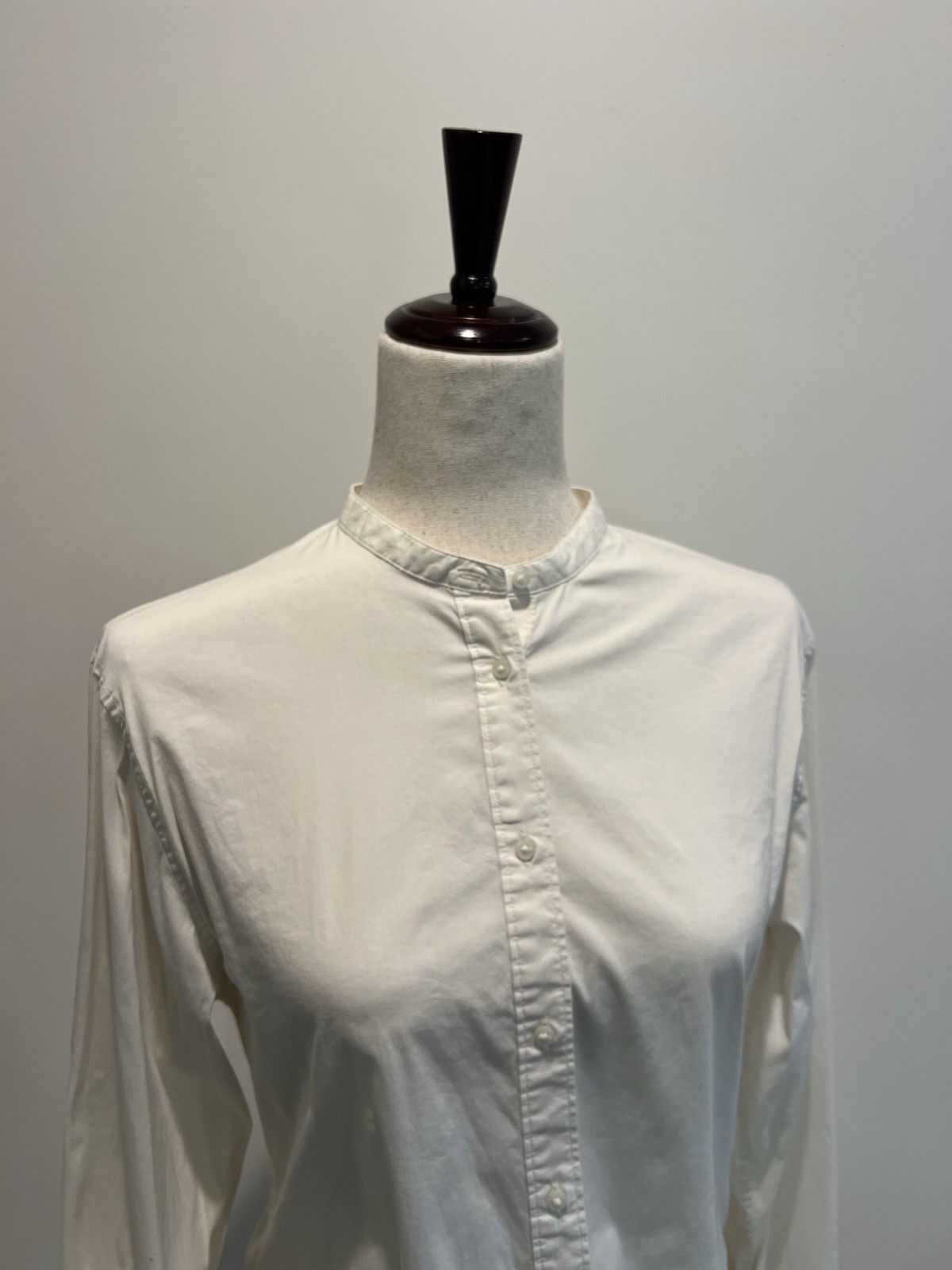 Uniqlo Women's White Blouse Collarless Cotton Blend Long Sleeve XS Button Up thumbnail 2