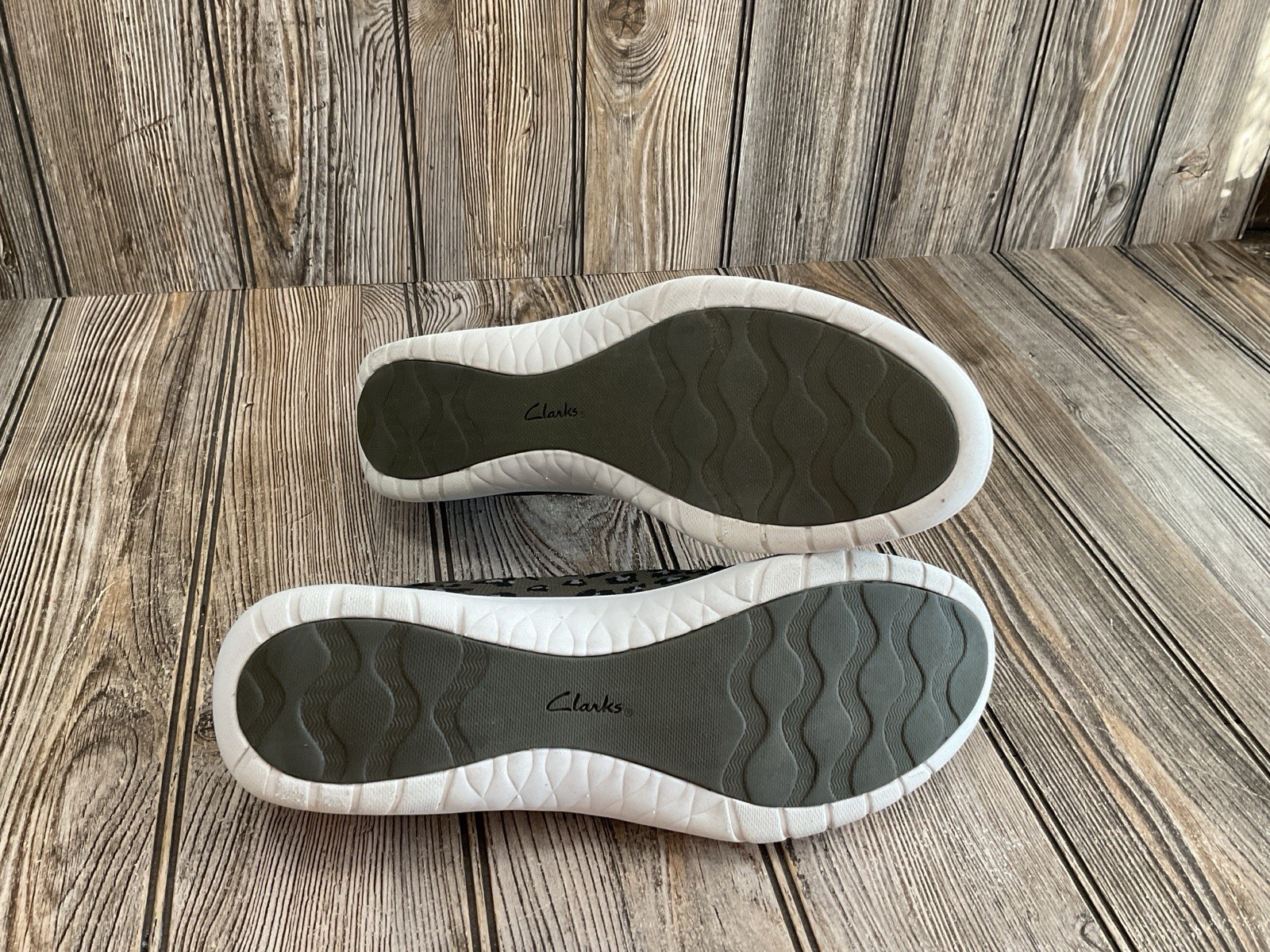 Clarks Cloudsteppers Adela Gray Leopard Print Sli… - image 11